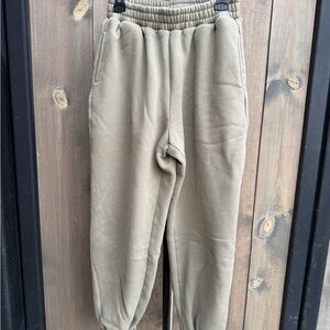 Comfrt Moss Casual Sweatpants